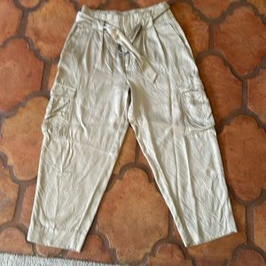 Banana Republic Beige Cropped Cargo Pants